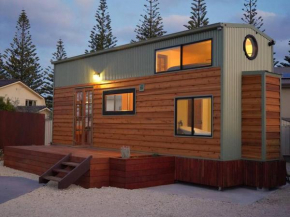 Folktales Rest - Tiny House Unique Stay